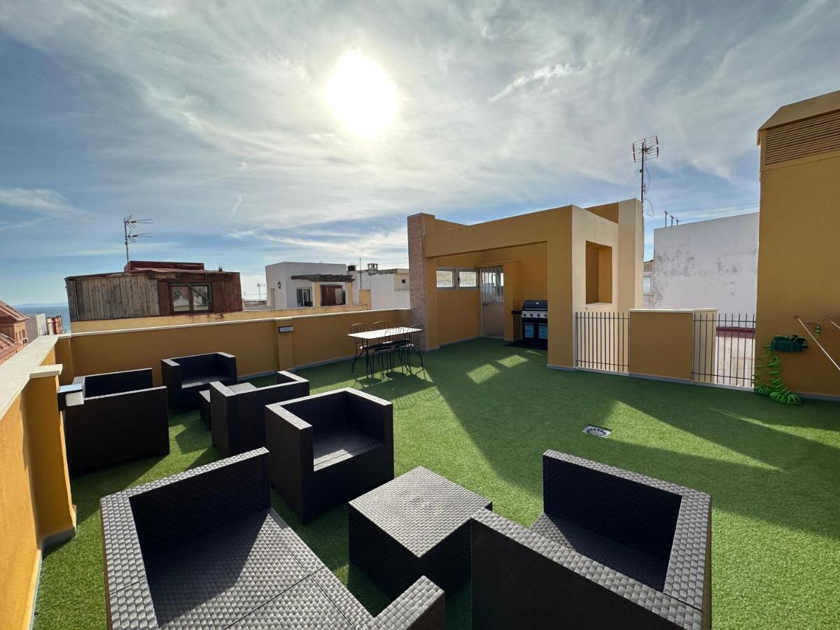 Central Apartment With Patio By Wayra Tarifa Bagian luar foto
